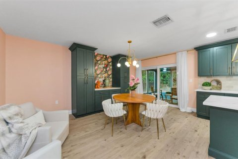 House in Dunedin, Florida 3 bedrooms, 140.84 sq.m. № 1770165 - photo 15