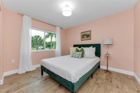 House in Dunedin, Florida 3 bedrooms, 140.84 sq.m. № 1770165 - photo 26