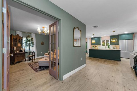 House in Dunedin, Florida 3 bedrooms, 140.84 sq.m. № 1770165 - photo 7