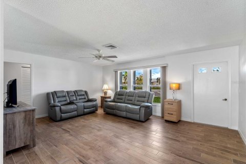 Villa ou maison à vendre à Venice, Floride: 2 chambres, 122.63 m2 № 2109482 - photo 6