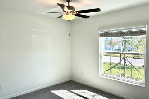 House in Plant City, Florida 4 bedrooms, 179.77 sq.m. № 2113742 - photo 20