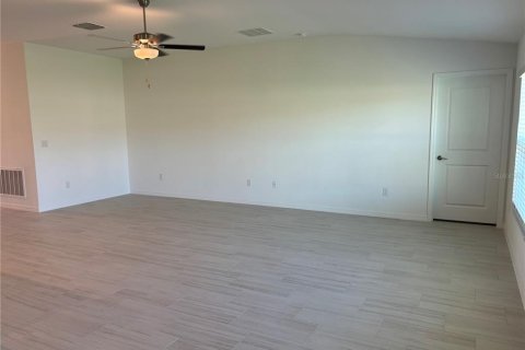 House in Plant City, Florida 4 bedrooms, 179.77 sq.m. № 2113742 - photo 10