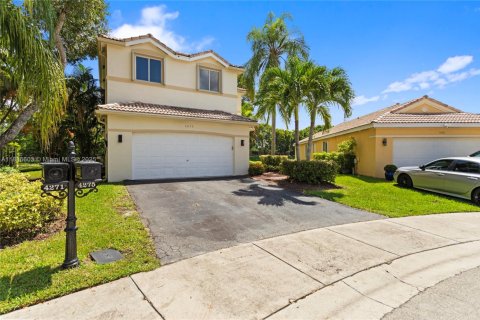 Villa ou maison à vendre à Weston, Floride: 4 chambres, 176.7 m2 № 1951106 - photo 2
