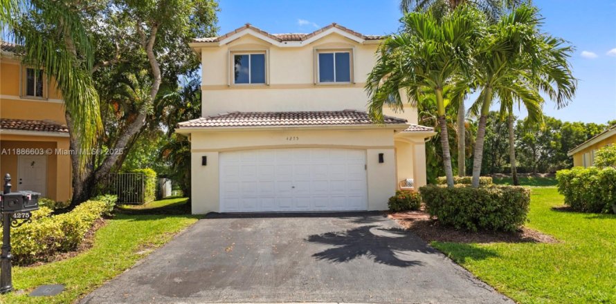 Villa ou maison à Weston, Floride 4 chambres, 176.7 m2 № 1951106