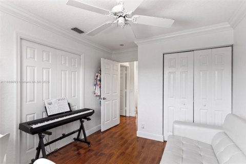 Villa ou maison à vendre à Weston, Floride: 4 chambres, 176.7 m2 № 1951106 - photo 27