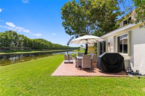 Villa ou maison à vendre à Weston, Floride: 4 chambres, 176.7 m2 № 1951106 - photo 30