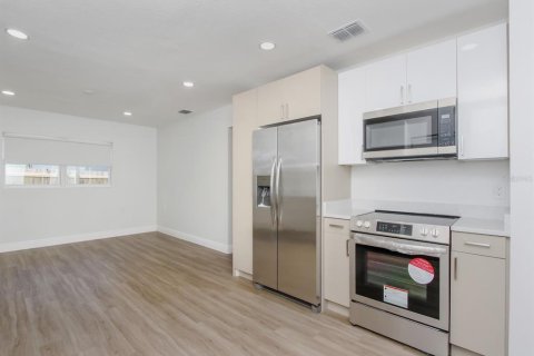 Casa en alquiler en Orlando, Florida, 3 dormitorios, 96.9 m2 № 1913925 - foto 9