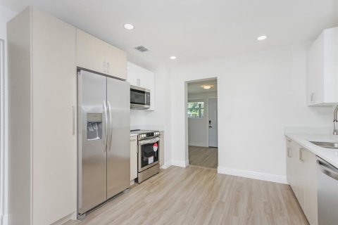 Casa en alquiler en Orlando, Florida, 3 dormitorios, 96.9 m2 № 1913925 - foto 11
