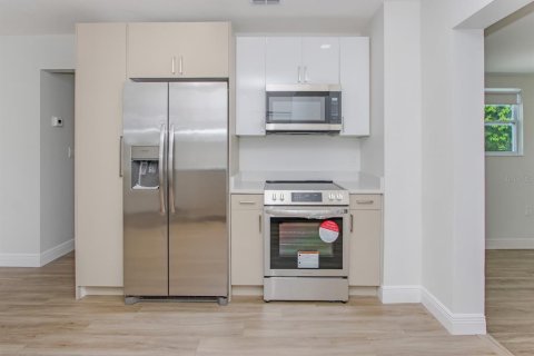 Casa en alquiler en Orlando, Florida, 3 dormitorios, 96.9 m2 № 1913925 - foto 10