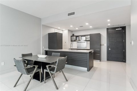 Condominio en venta en Miami, Florida, 2 dormitorios, 114.92 m2 № 1812175 - foto 3