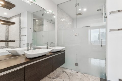 Condominio en venta en Miami, Florida, 2 dormitorios, 114.92 m2 № 1812175 - foto 15
