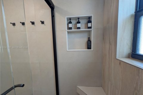 Купить виллу или дом в Холливуд, Флорида 2 спальни, 105.54м2, № 2085452 - фото 16