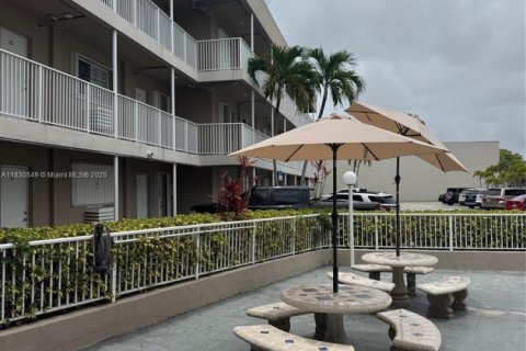 Condo in Coral Gables, Florida  № 1806165 - photo 3