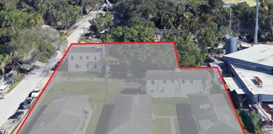Commercial property in Miami, Florida № 1895554