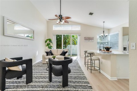 Купить виллу или дом в Пемброк-Пайнс, Флорида 3 спальни, 159.51м2, № 1955983 - фото 15