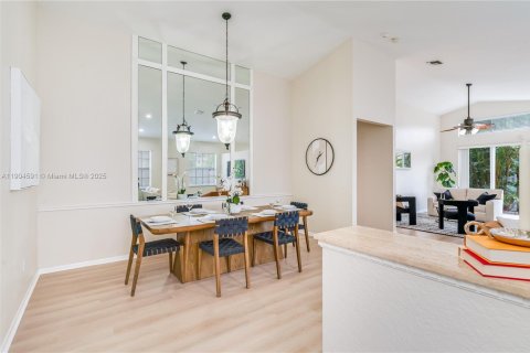 Купить виллу или дом в Пемброк-Пайнс, Флорида 3 спальни, 159.51м2, № 1955983 - фото 3