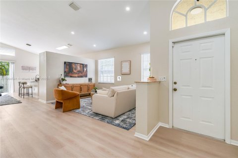 Купить виллу или дом в Пемброк-Пайнс, Флорида 3 спальни, 159.51м2, № 1955983 - фото 6