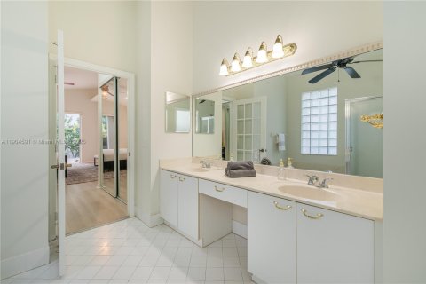 Купить виллу или дом в Пемброк-Пайнс, Флорида 3 спальни, 159.51м2, № 1955983 - фото 12