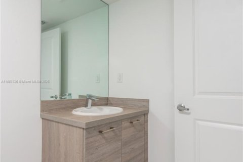 Condominio en alquiler en Sunny Isles Beach, Florida, 2 dormitorios, 121.98 m2 № 1938818 - foto 10