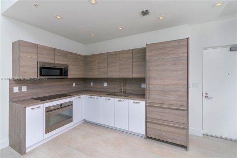 Condominio en alquiler en Sunny Isles Beach, Florida, 2 dormitorios, 121.98 m2 № 1938818 - foto 4