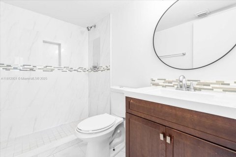Condo in Sunrise, Florida, 3 bedrooms  № 1762387 - photo 16