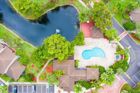 Condo in Sunrise, Florida, 3 bedrooms  № 1762387 - photo 6