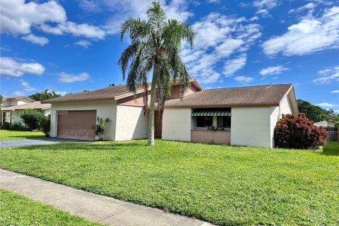 Villa ou maison à vendre à Coconut Creek, Floride: 3 chambres, 153.85 m2 № 1951296 - photo 3
