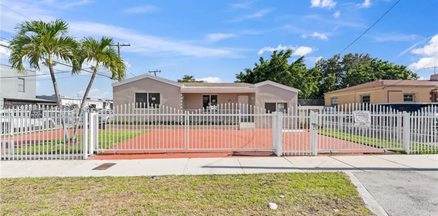 Casa en Miami, Florida 3 dormitorios, 221.01 m2 № 1932916