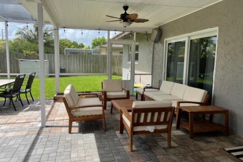 Casa en alquiler en Royal Palm Beach, Florida, 3 dormitorios, 158.03 m2 № 860608 - foto 1