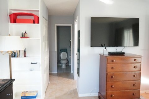Condo in Sun City Center, Florida, 2 bedrooms  № 1718572 - photo 14