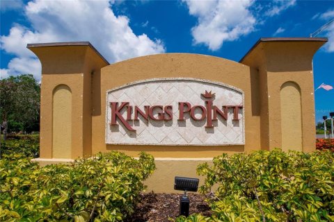 Condo in Sun City Center, Florida, 2 bedrooms  № 1718572 - photo 25