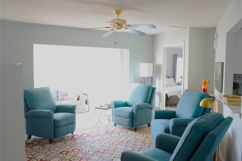 Condo in Sun City Center, Florida, 2 bedrooms  № 1718572 - photo 4