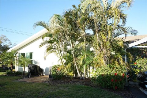 Condo in Sun City Center, Florida, 2 bedrooms  № 1718572 - photo 20
