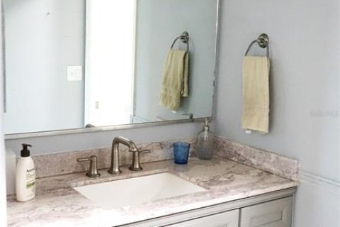 Condo in Sun City Center, Florida, 2 bedrooms  № 1718572 - photo 15