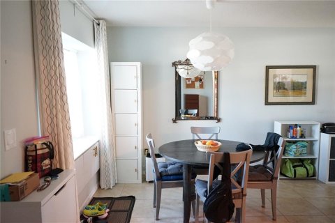 Condo in Sun City Center, Florida, 2 bedrooms  № 1718572 - photo 2