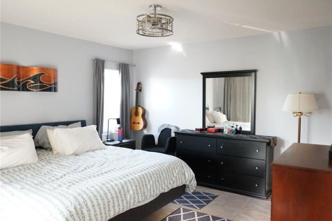 Condo in Sun City Center, Florida, 2 bedrooms  № 1718572 - photo 12