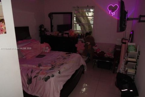 Casa en venta en Miami, Florida, 4 dormitorios, 136.94 m2 № 1983632 - foto 14