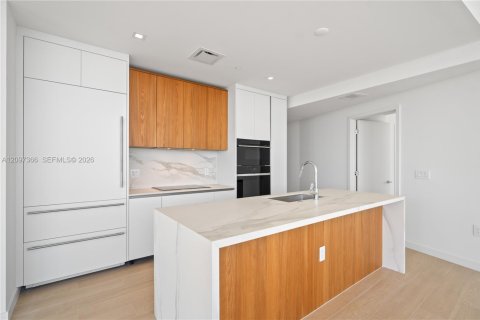 Condo in Miami, Florida, 3 bedrooms  № 2391744 - photo 7