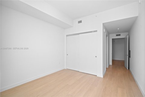 Condo in Miami, Florida, 3 bedrooms  № 2391744 - photo 17