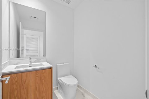 Condo in Miami, Florida, 3 bedrooms  № 2391744 - photo 15