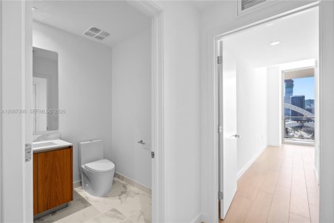 Condo in Miami, Florida, 3 bedrooms  № 2391744 - photo 14