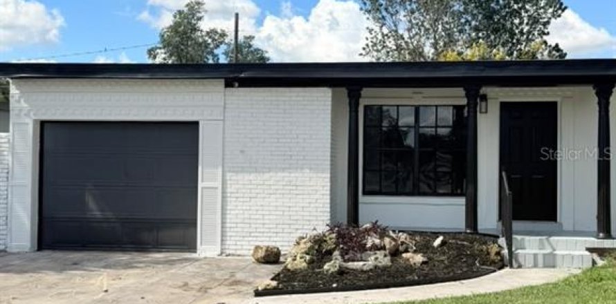 Villa ou maison à Orlando, Floride 4 chambres, 149.85 m2 № 2415359