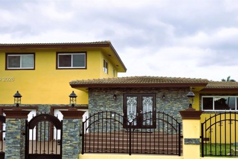 Villa ou maison à Miami Gardens, Floride 4 chambres, 194.72 m2 № 2004570