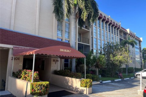 Condo in Hallandale Beach, Florida, 2 bedrooms  № 2040901