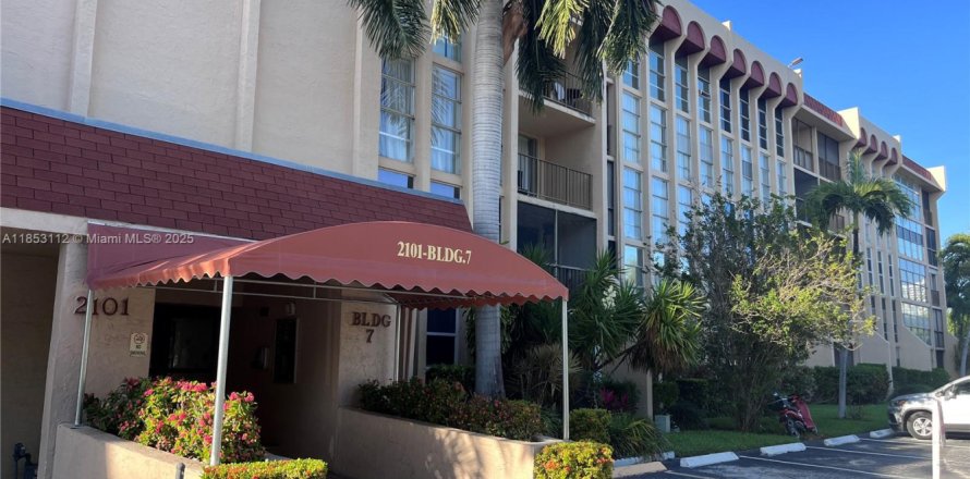 Condo in Hallandale Beach, Florida, 2 bedrooms  № 2040901