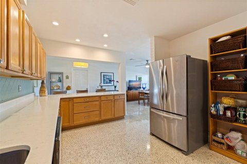 Casa en venta en Saint Petersburg, Florida, 4 dormitorios, 152.36 m2 № 1643124 - foto 10