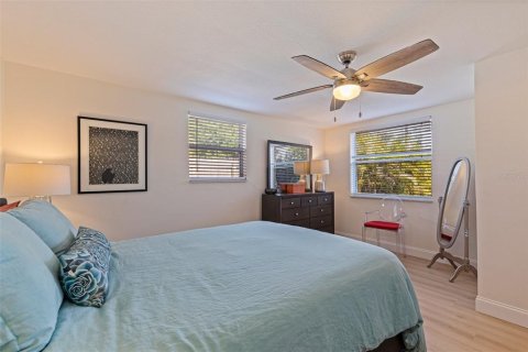Casa en venta en Saint Petersburg, Florida, 4 dormitorios, 152.36 m2 № 1643124 - foto 18