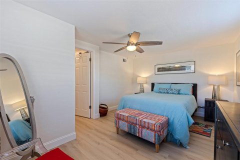 Casa en venta en Saint Petersburg, Florida, 4 dormitorios, 152.36 m2 № 1643124 - foto 17