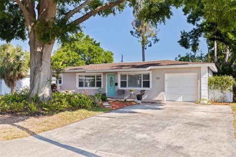 Casa en venta en Saint Petersburg, Florida, 4 dormitorios, 152.36 m2 № 1643124 - foto 1