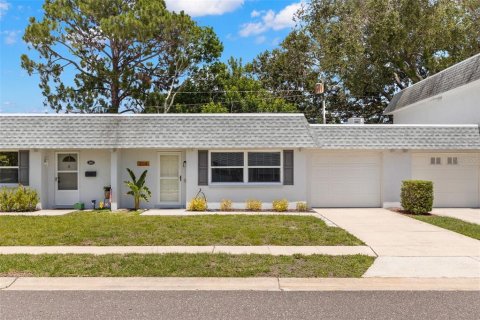 House in Largo, Florida 1 bedroom, 76.64 sq.m. № 1785053 - photo 2